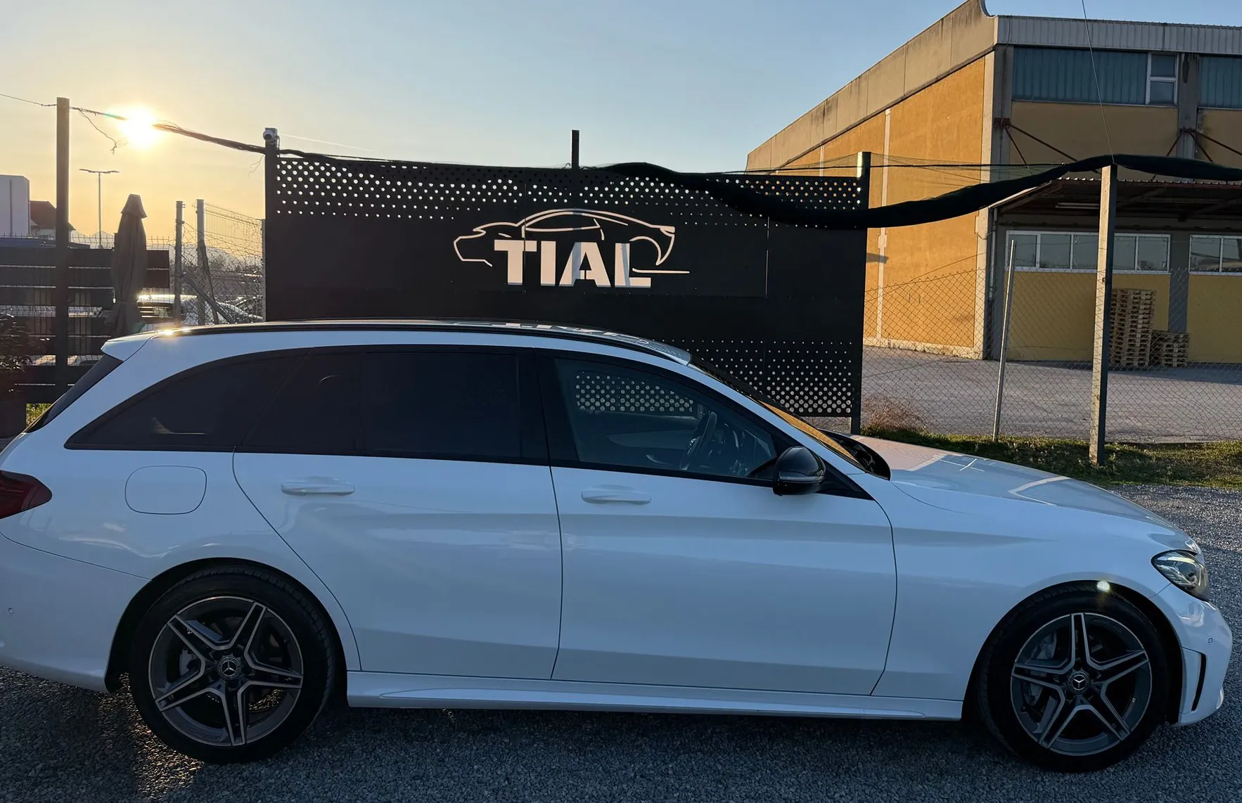 Zunanja slika - Mercedes-Benz C-Razred - C 200d AUT.-AMG-MOD.MODEL-NAVI-KAMERA-FULLLED-18C - 8