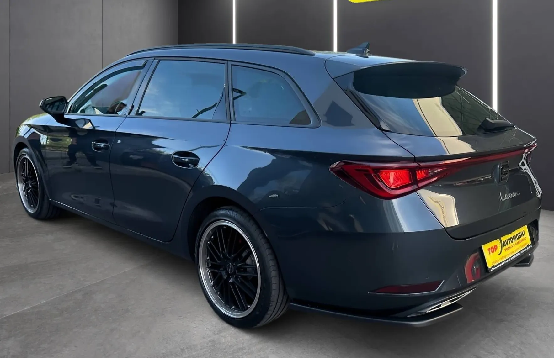 Zunanja slika - Seat Leon - ST 2.0 TDI FR LED ACC NAVI LINE ASIST VIRTUAL TOP - 5