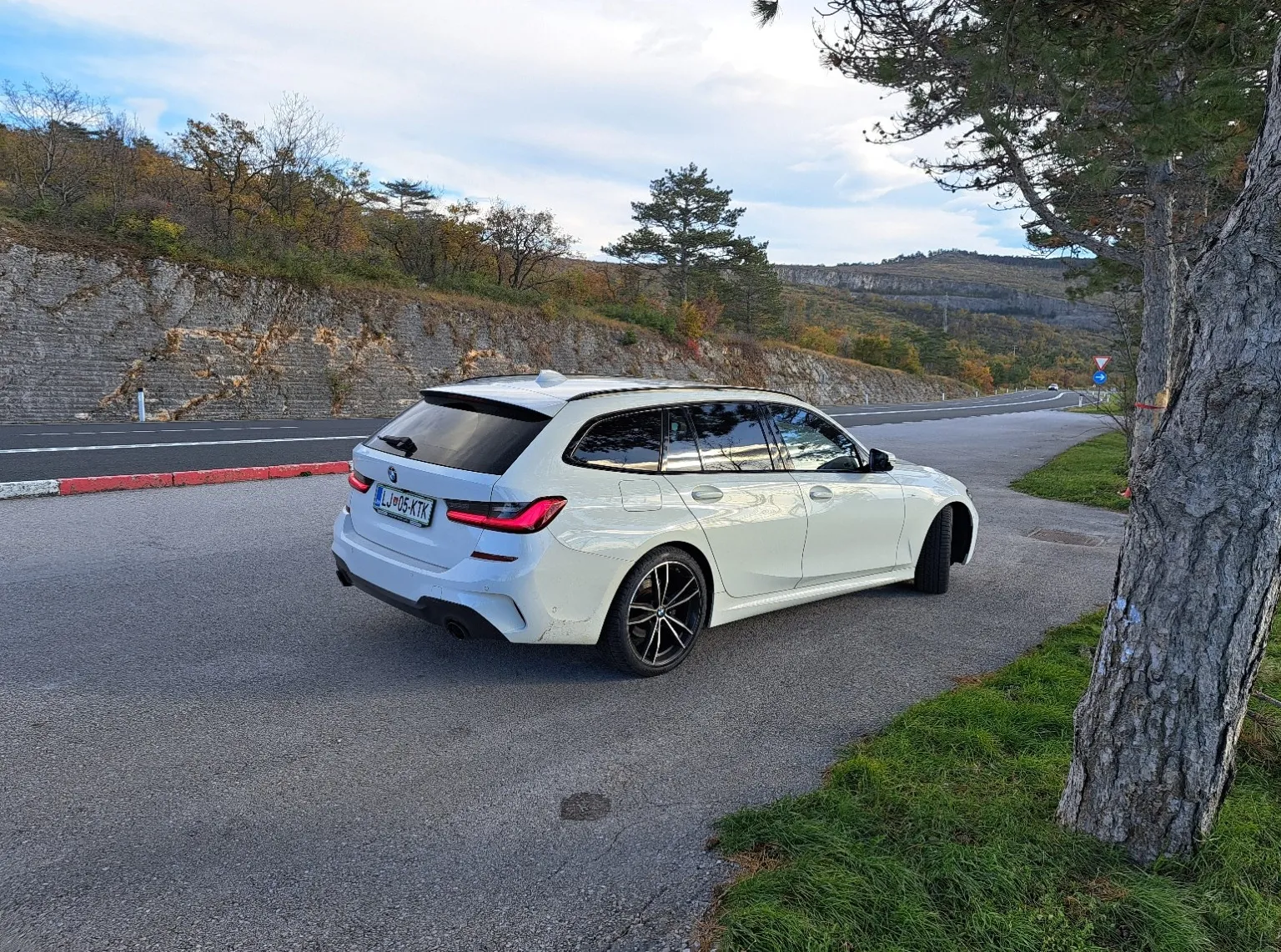 Zunanja slika - BMW Serija 3 - 320d xDrive Touring M Sport Avt. - 4