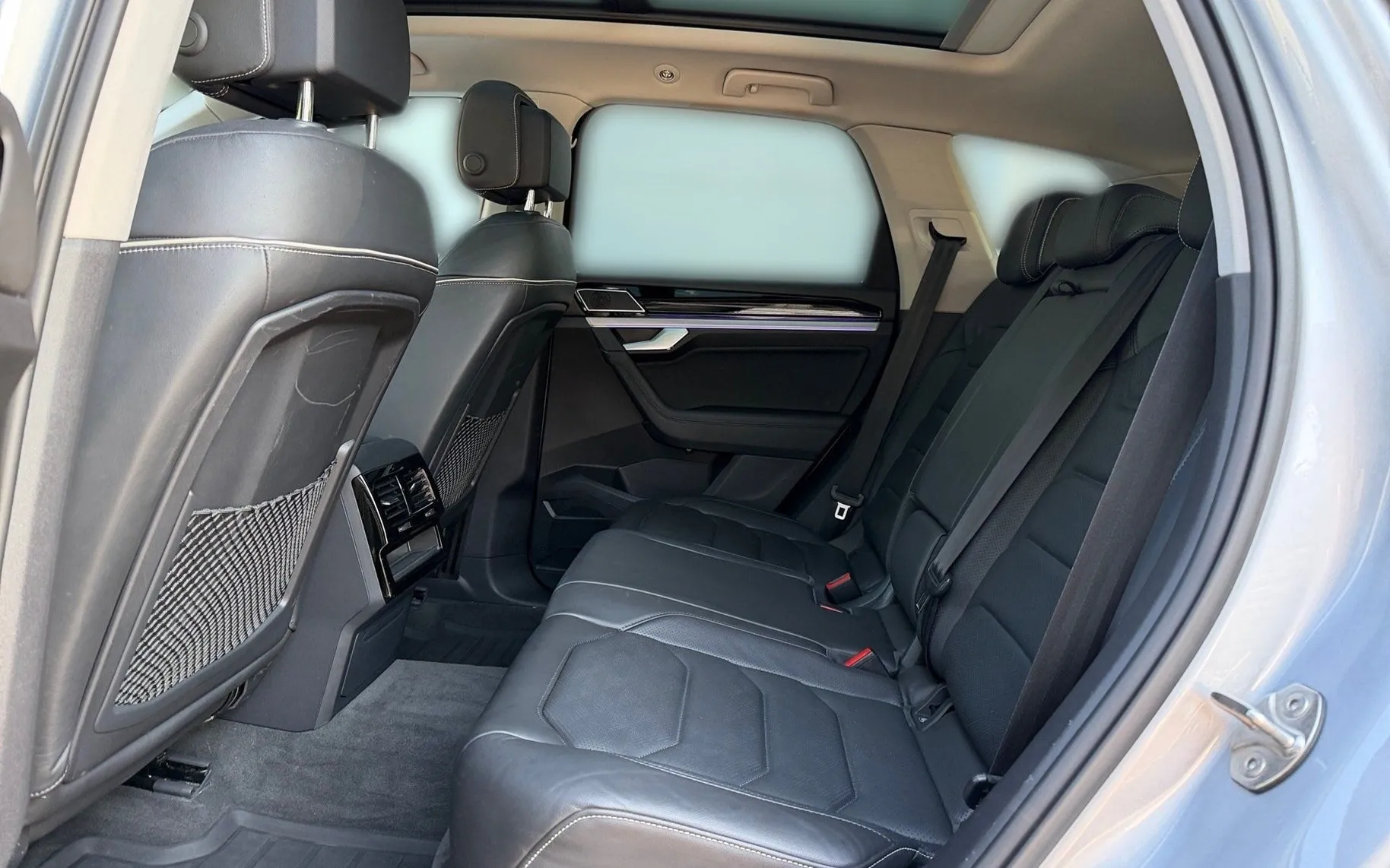 Notranja slika - Volkswagen Touareg - 4motion V6 TDI BMT Tiptronic-Panorama-Zračno-21COL - 11