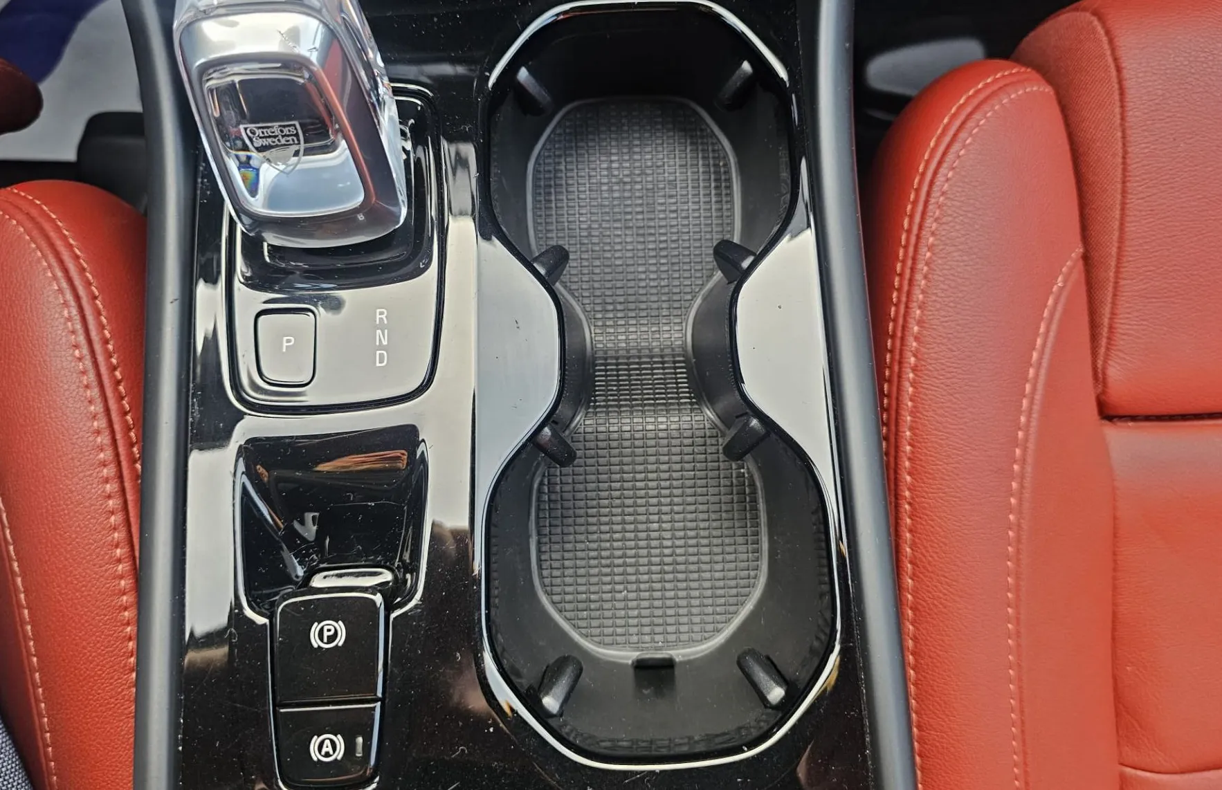 Zunanja slika - Volvo XC40 - T5 Rech.Twin Engine Inscription|FULED|ALU19|usnje| - 14