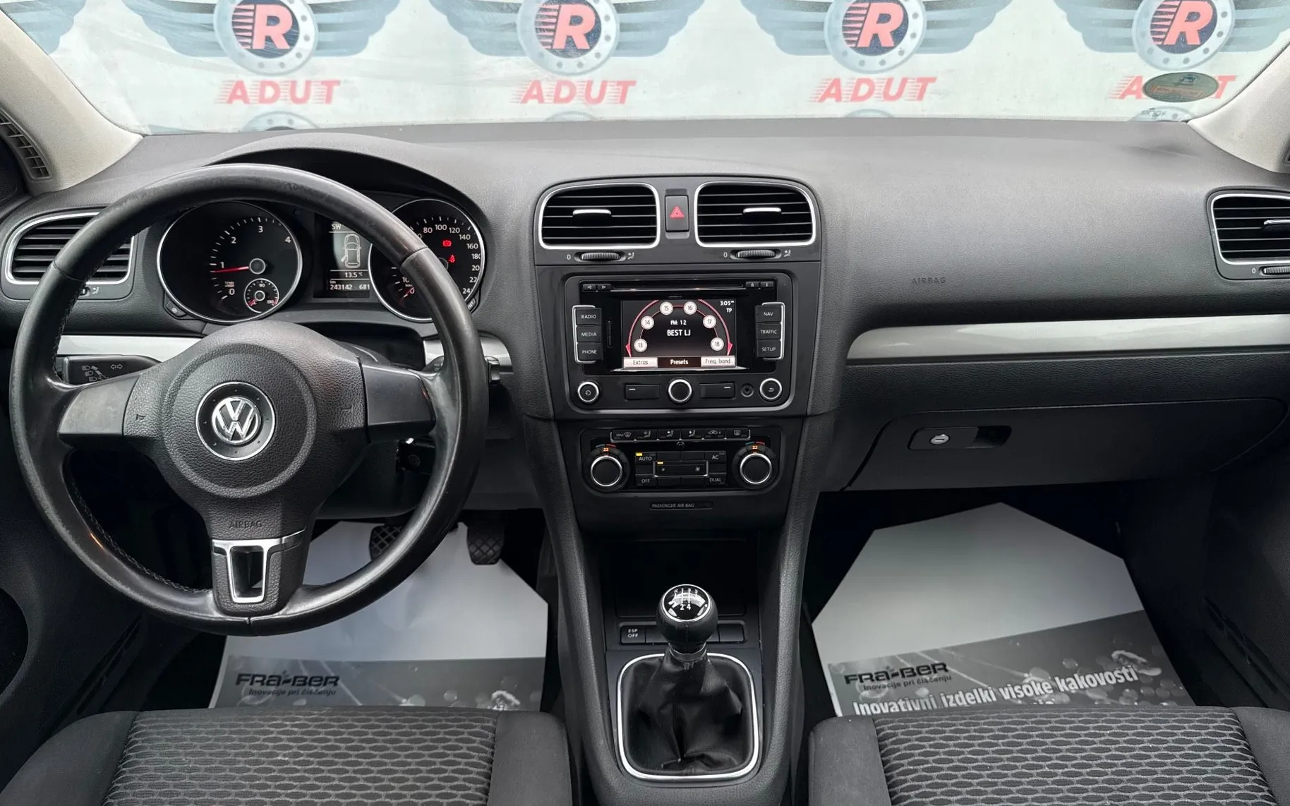 Zunanja slika - Volkswagen Golf - 2.0 TDI Comfortline|PARK.SENZ|VELIKI SERVIS - 9
