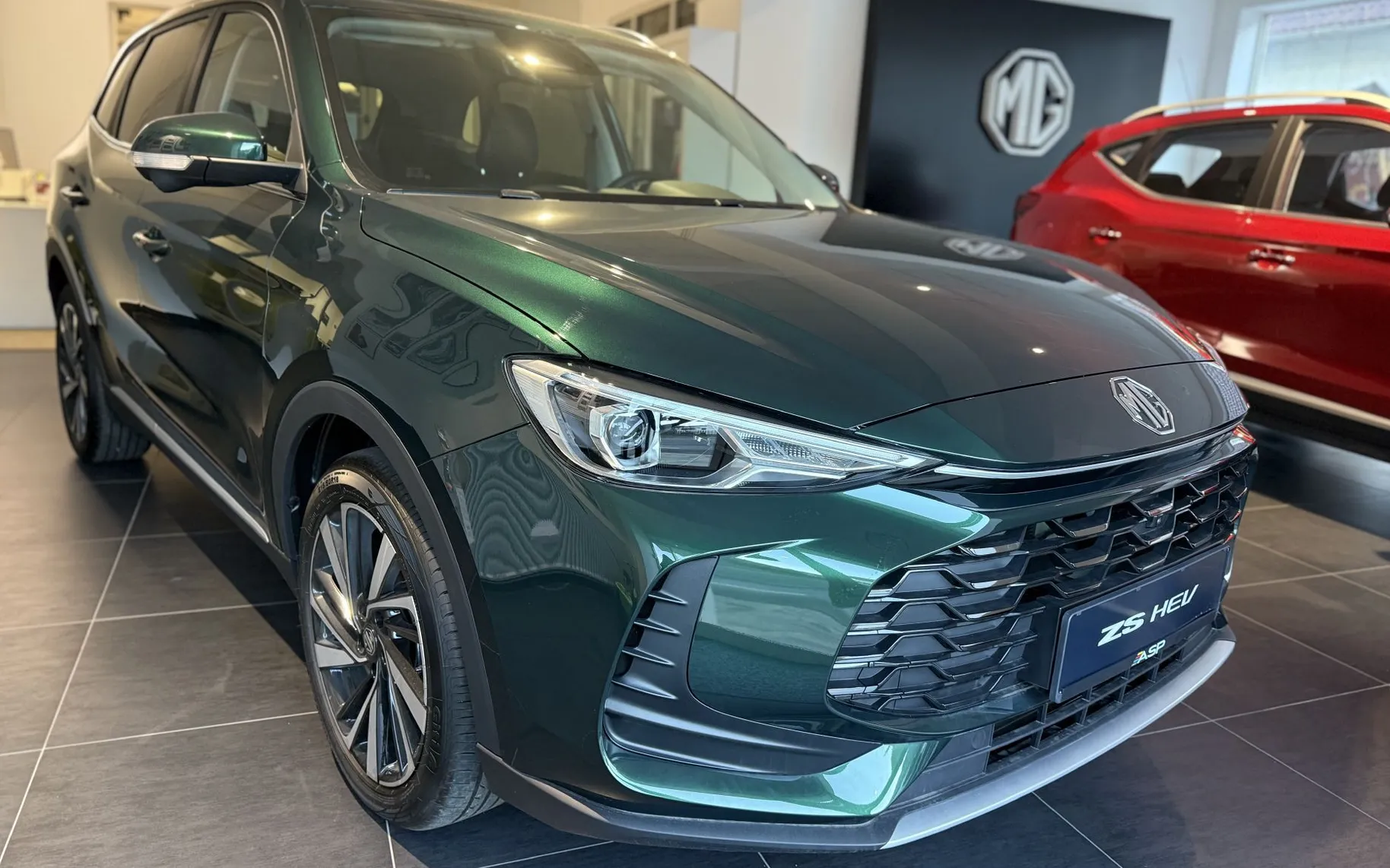 Zunanja slika - MG MG ZS - ZS 1.5L Hybrid Luxury - 1