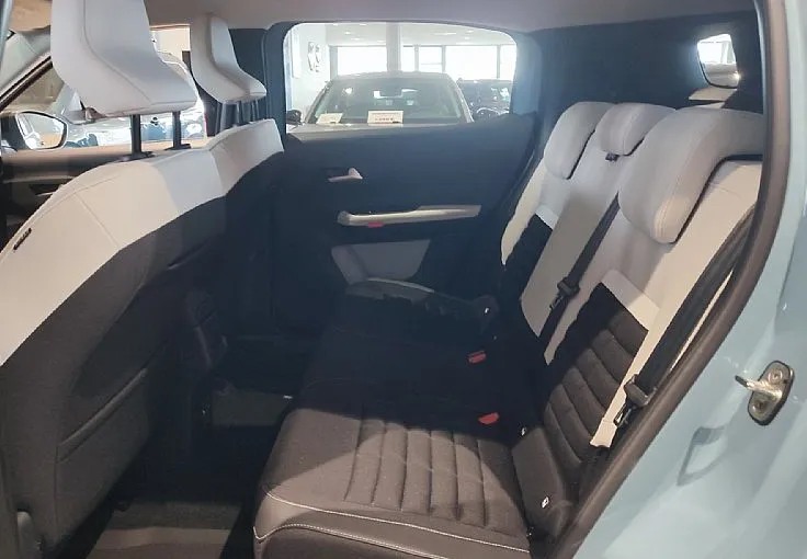 Zunanja slika - Citroën C3 Aircross - PLUS Hybrid145 ëDCS6 + paket zima - 9