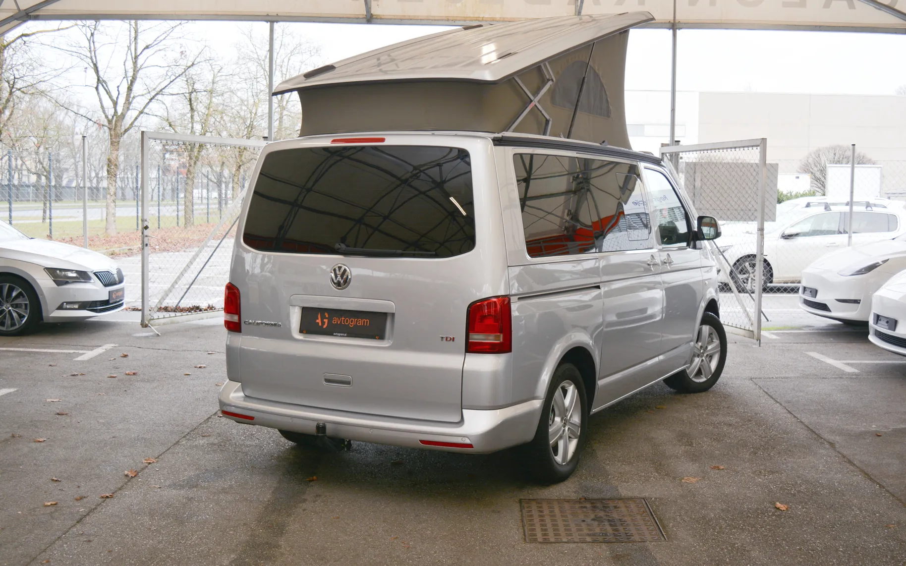 Zunanja slika - Volkswagen California - T5.1 Beach DSG-KLJUKA-WEBASTO - 17