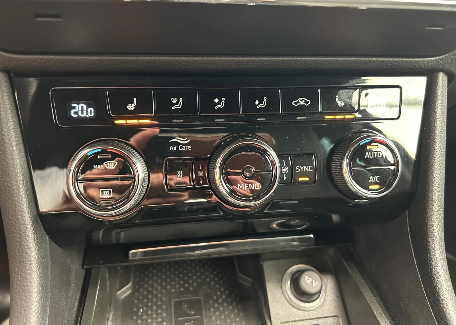 Zunanja slika - Škoda Superb - Combi 4x4 2,0 TSI DSG - 11