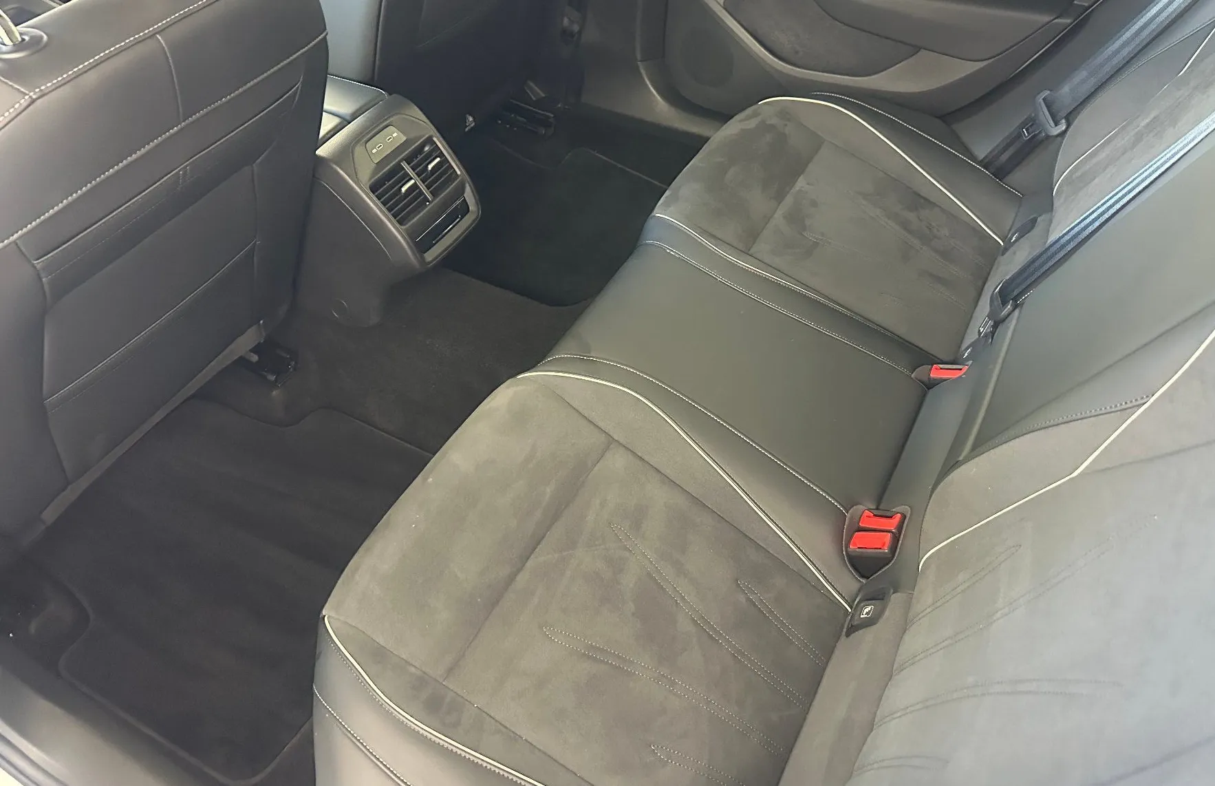 Zunanja slika - VW Passat - Variant 1.5 eTSI Business DSG.NEMŠKI.KLJUKA.KAMERA.LED.ACC - 15