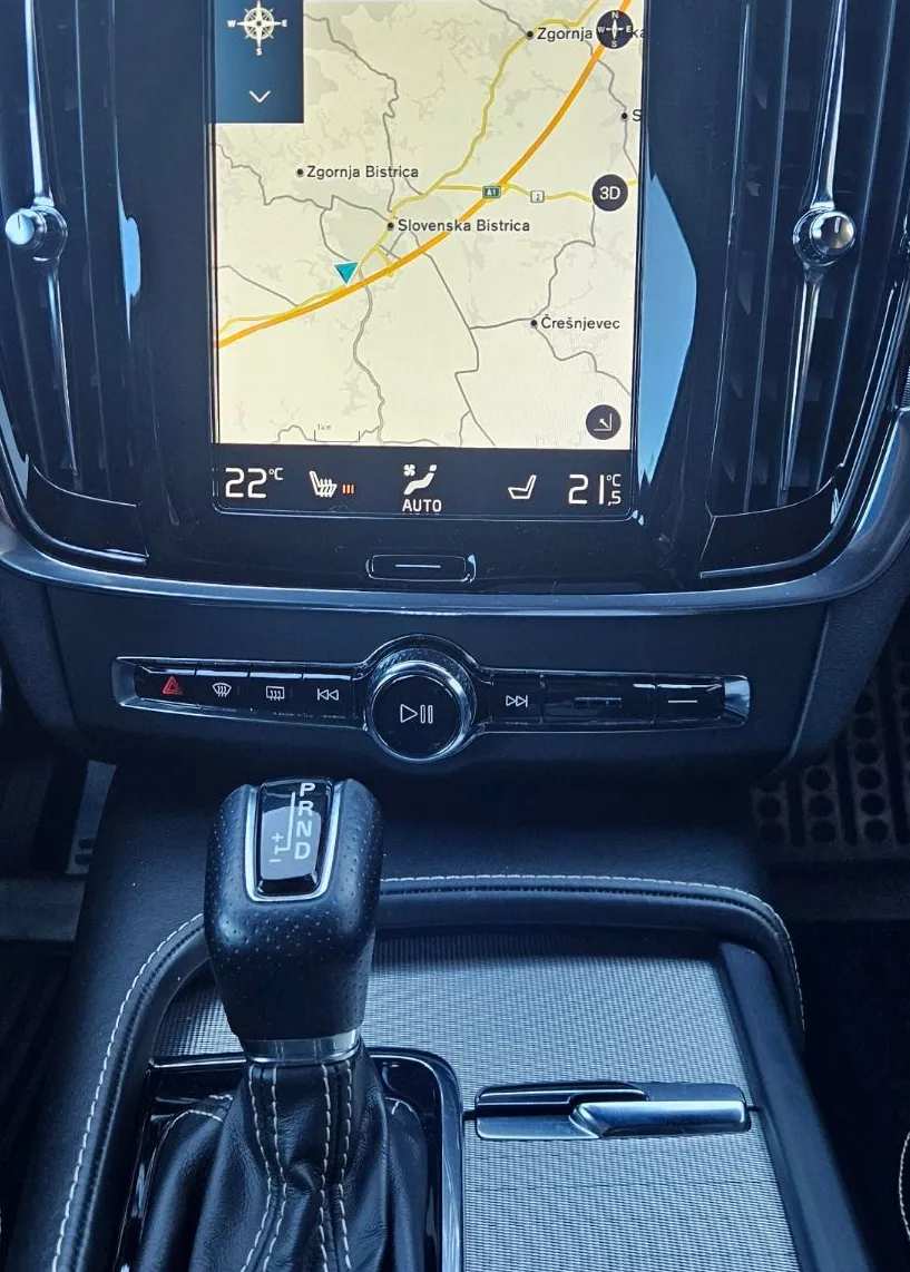 Zunanja slika - Volvo V90 - D4 AWD R-Design Avt.+18 Col +Kamera+Priklop - 10