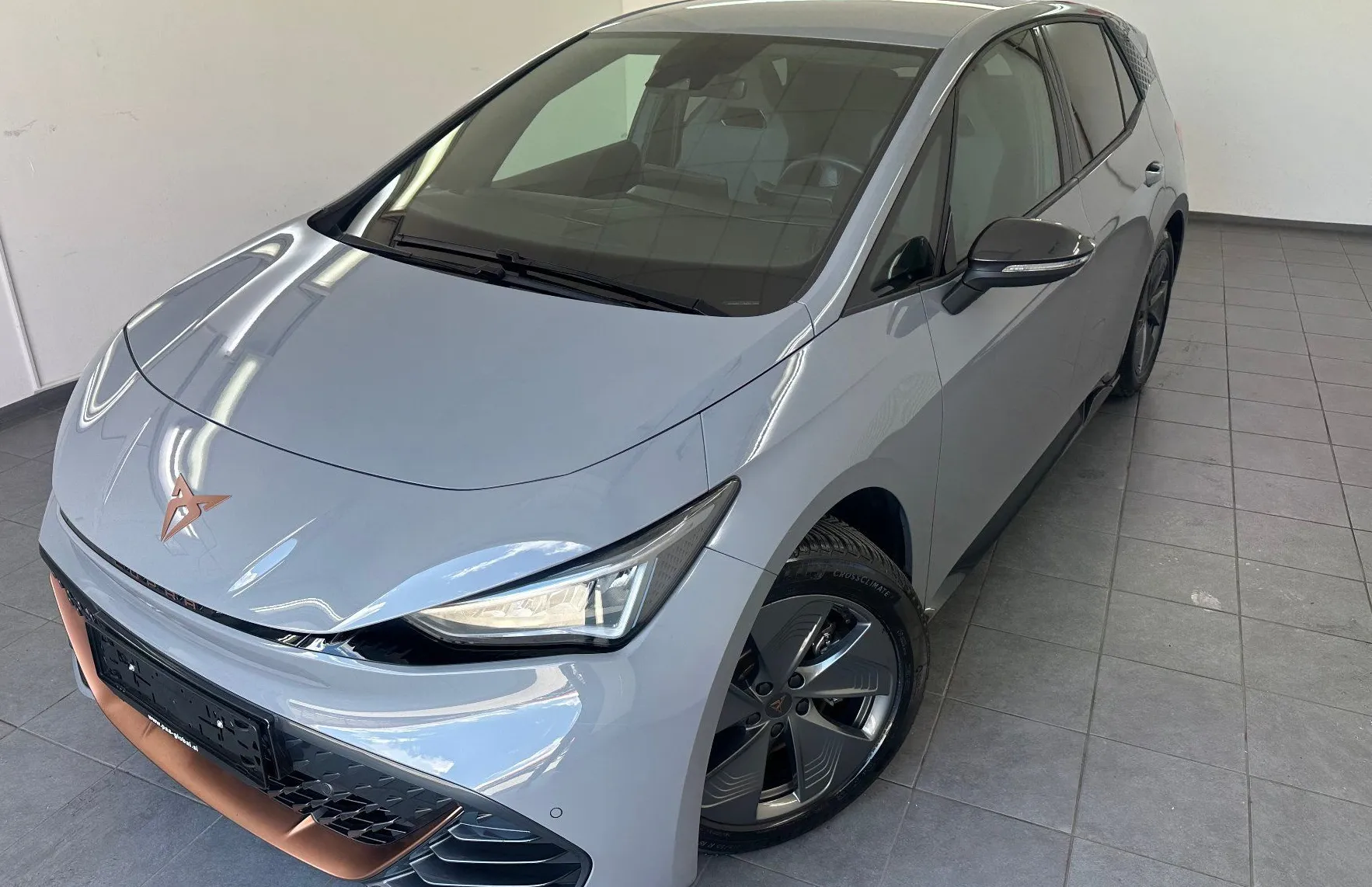 Zunanja slika - Cupra Born - 150kW-62 KW BATERIJA.KAMERA.NAVI.ALKANTARA.ACC.TOP - 1