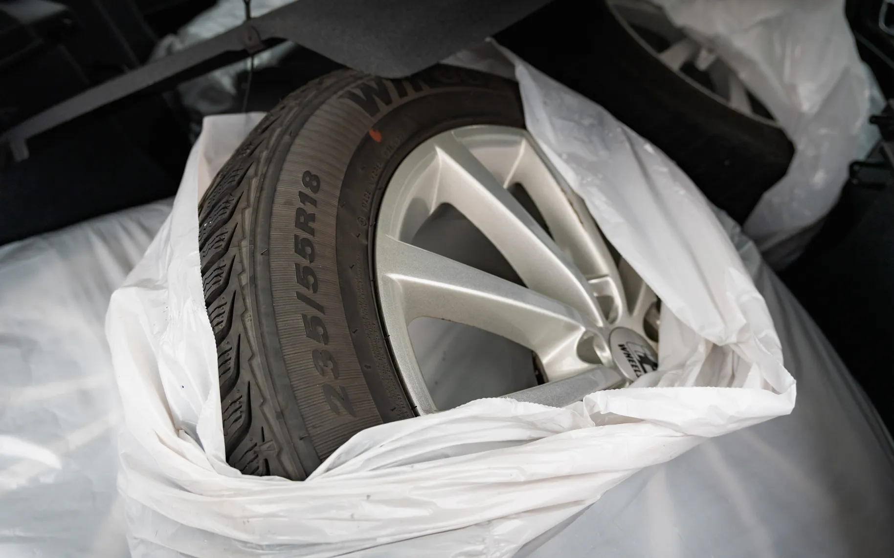 Notranja slika - Volvo XC40 - T4 AWD R-Design Avt. - 13