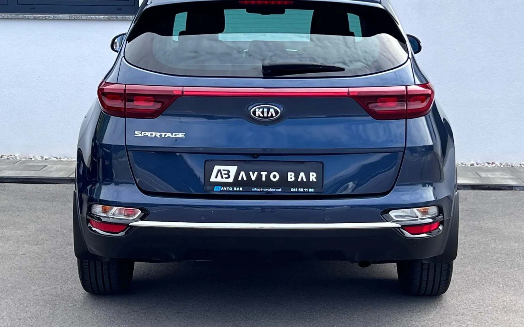 Notranja slika - KIA Sportage - 2WD 1.6 GDI+1. LAST+SLO+NAVI+PDC - 7