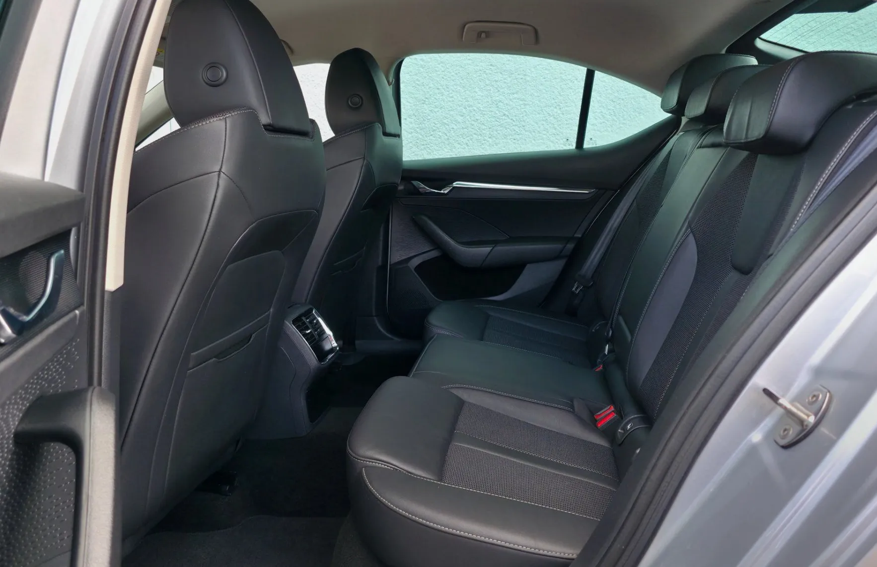 Zunanja slika - Škoda Octavia - 2.0TDI DSG Style LED•ACC•VIRTUAL•GRETJE•KEYLES•17C - 7