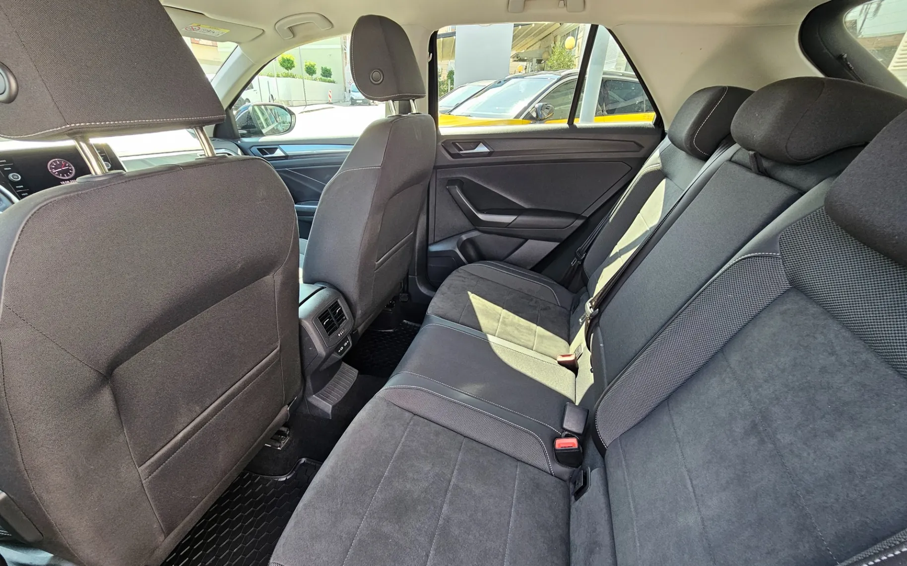 Zunanja slika - Volkswagen T-Roc - 1.5 TSI Style DSG - 8