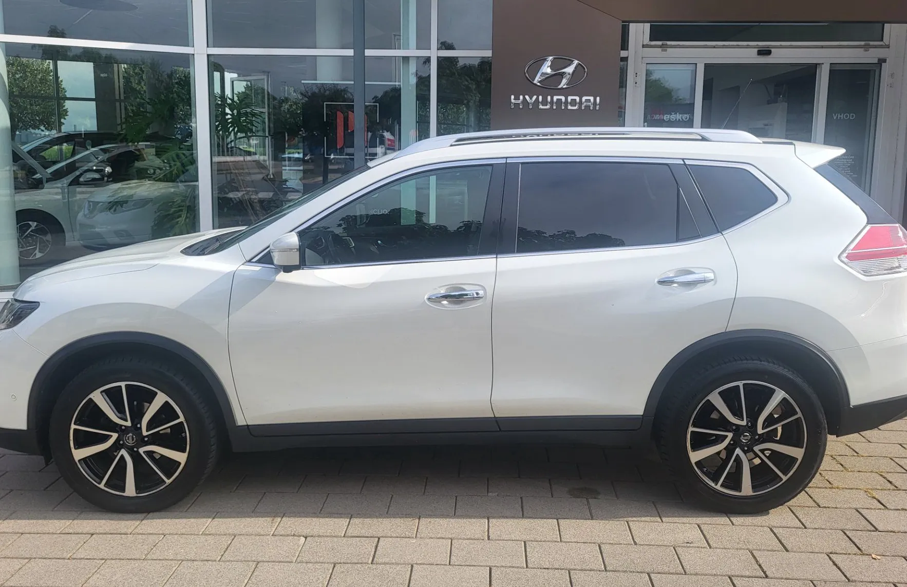 Zunanja slika - Nissan X-Trail - 1.6 dCi Aut navi-alu-pdc-kamera-acc-usnje-servis - 3