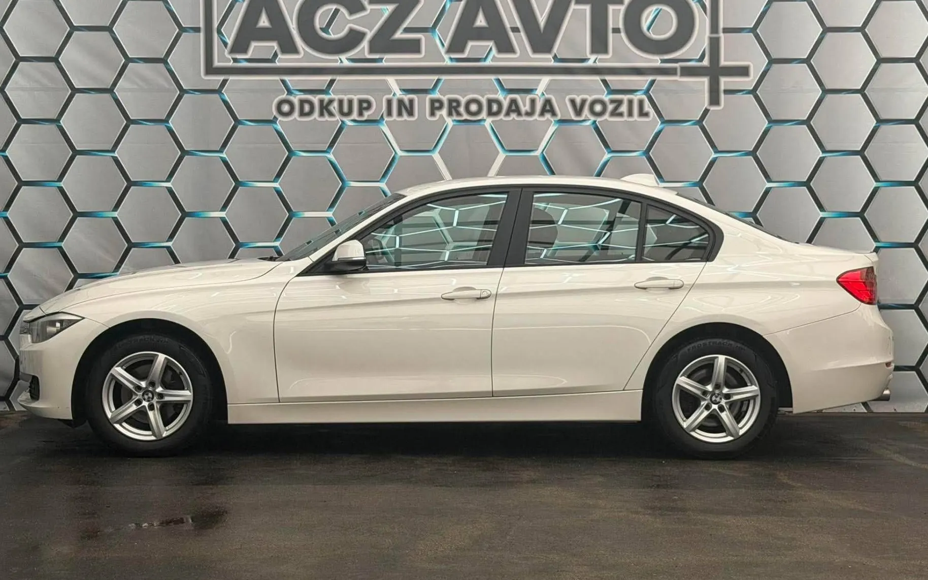 Notranja slika - BMW serija 3: - 316D•SLO•DIGI KLIMA•LIMUZINA•PDC SENZORJI•KREDIT•. - 7