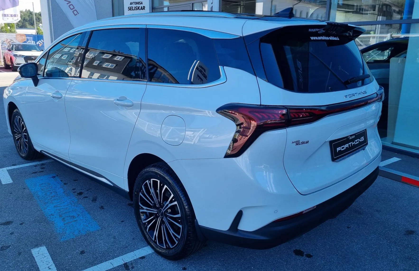 Zunanja slika - Forthing Forthing U Tour - U-Tour 1.5 PHEV 150KW ADAS + TOP OPREMA - 6