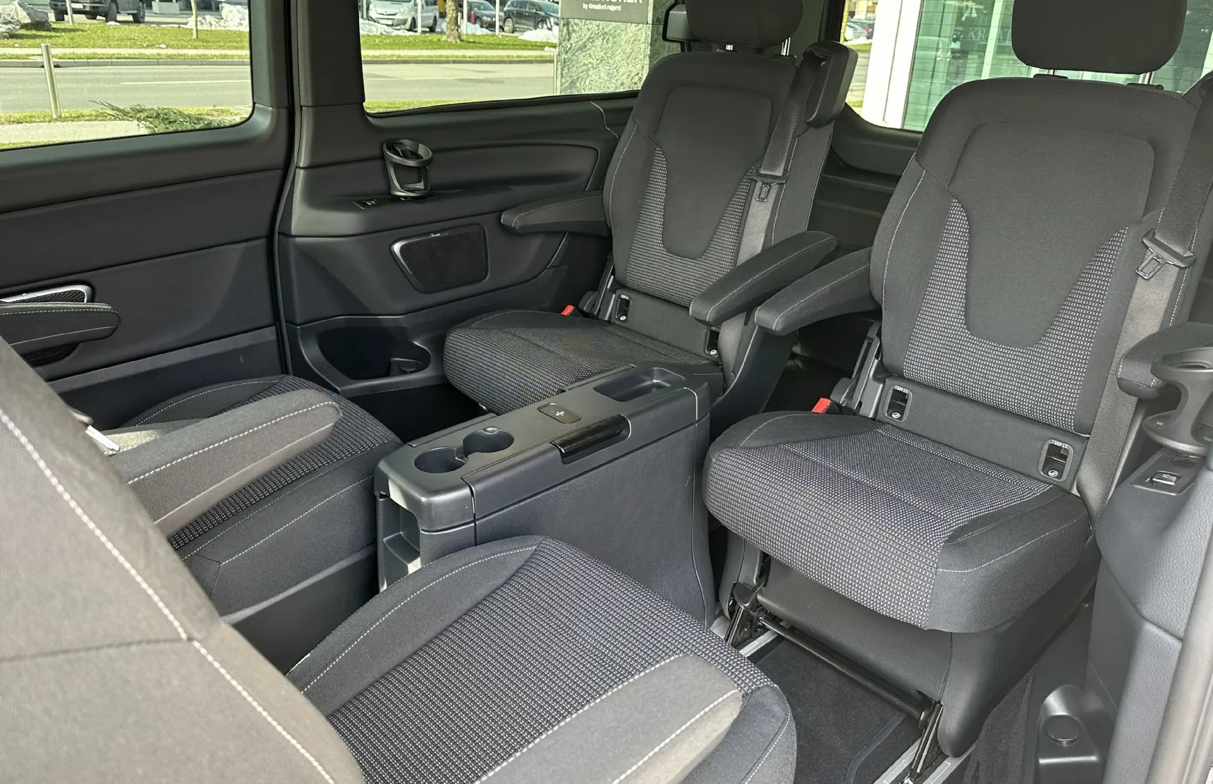 Zunanja slika - Mercedes-Benz V-Razred - V 300 d 4MATIC AMG-LINE - 10