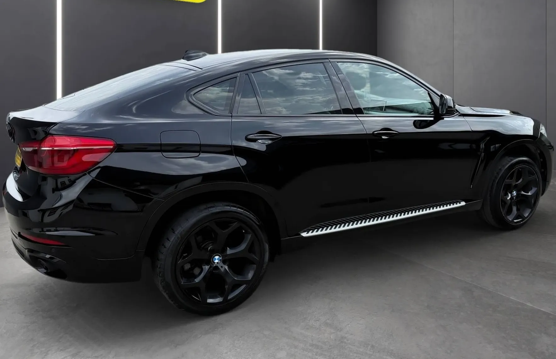 Zunanja slika - BMW X6 - serija :  xDrive 30d LED NAVIGACIJA TEMP PDC VIRTUAL TOP - 7