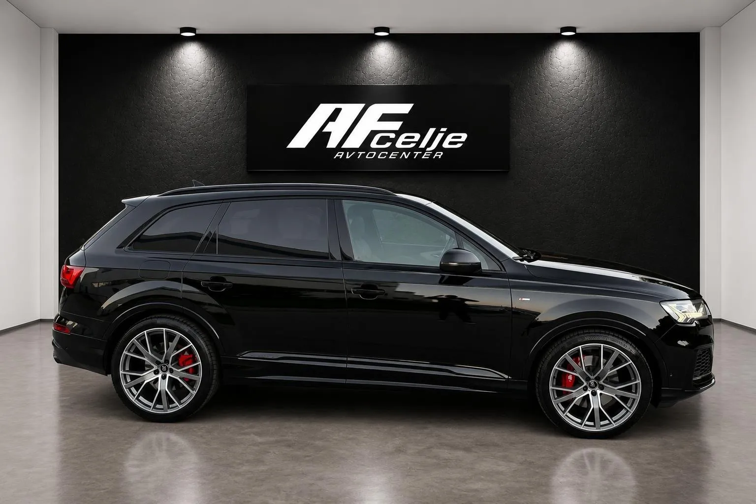 Zunanja slika - Audi Q7 - 55 TFSI-4X4-Q-S LOOK-PANORAMA-LIZING ZA TUJCE- - 4