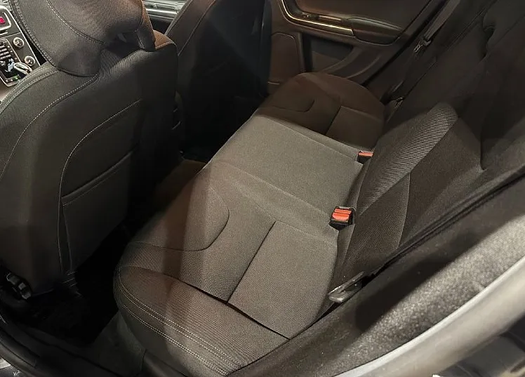 Zunanja slika - Volvo V60 - D3 Momentum-XENON-PDC-NAVI - 11