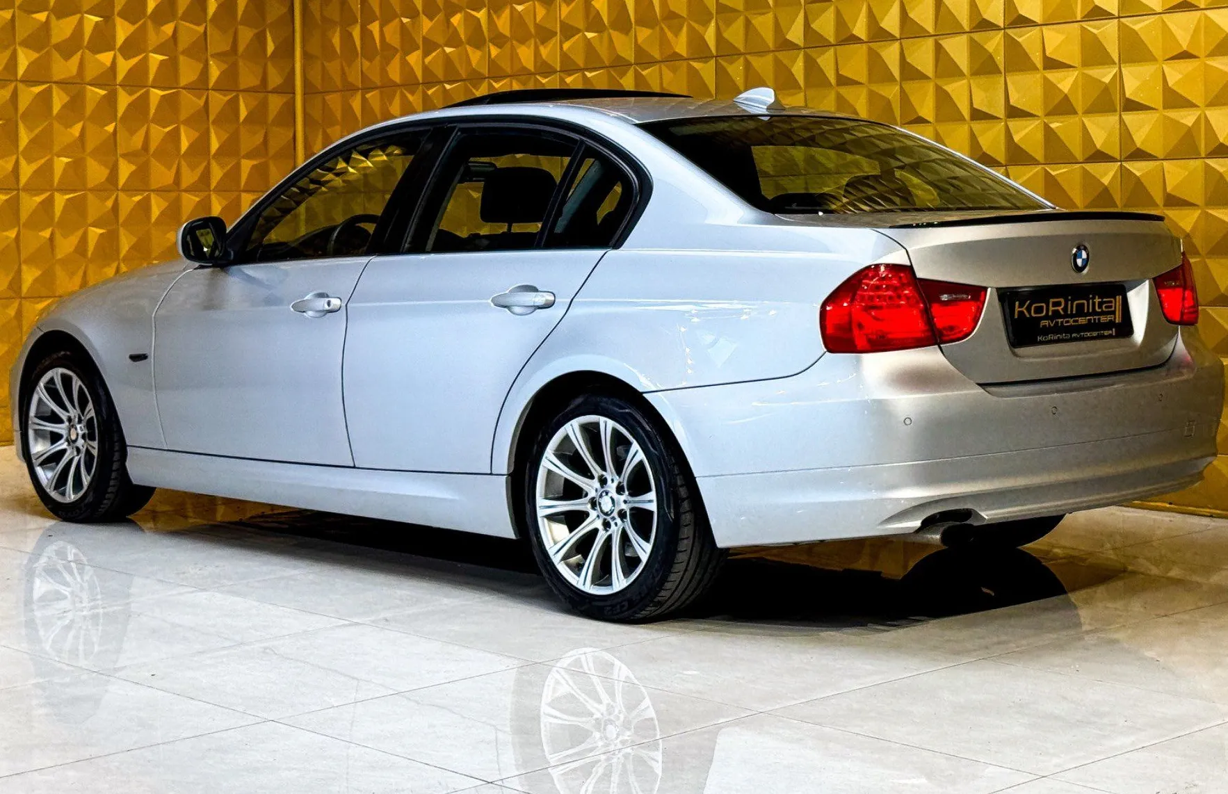 Zunanja slika - BMW Serija 3 - : 318d LCI-STREŠNO OKNO-GRETJE-NAVI-PDC... - 7