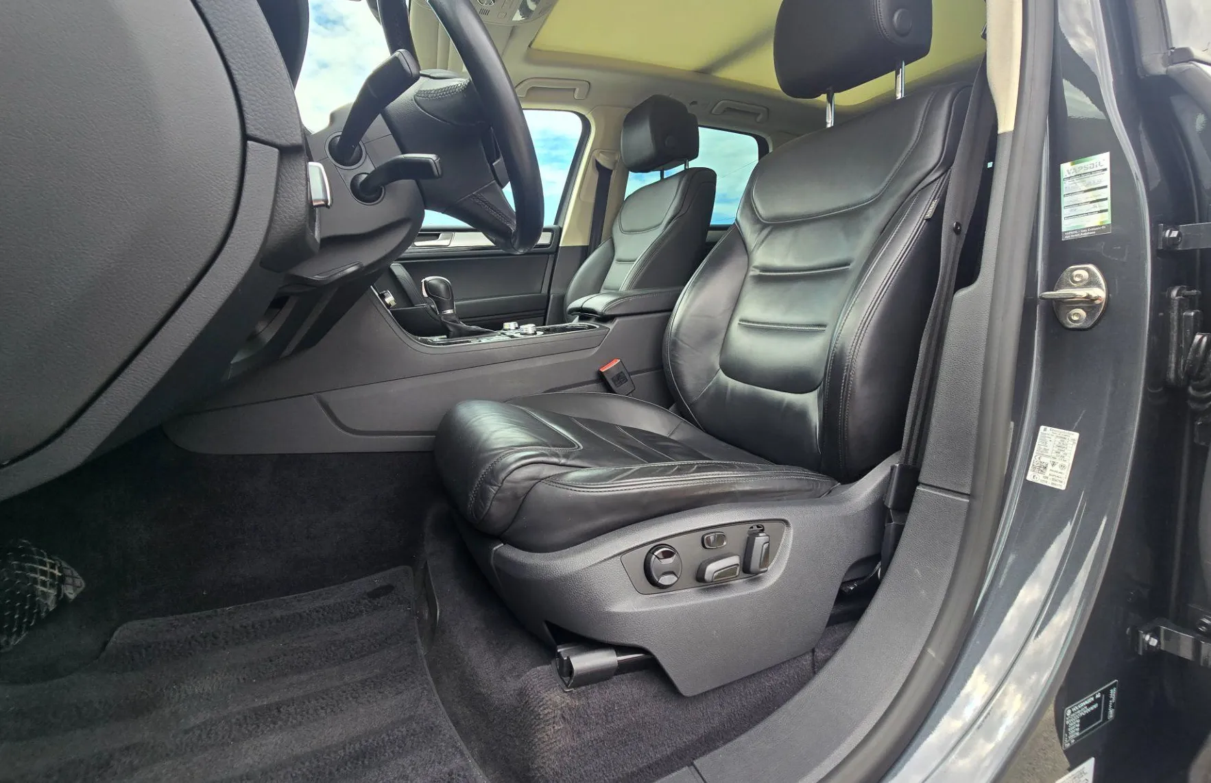 Zunanja slika - Volkswagen Touareg - 3.0 V6 Tdi 4XMOTION Terrain Tech - 10