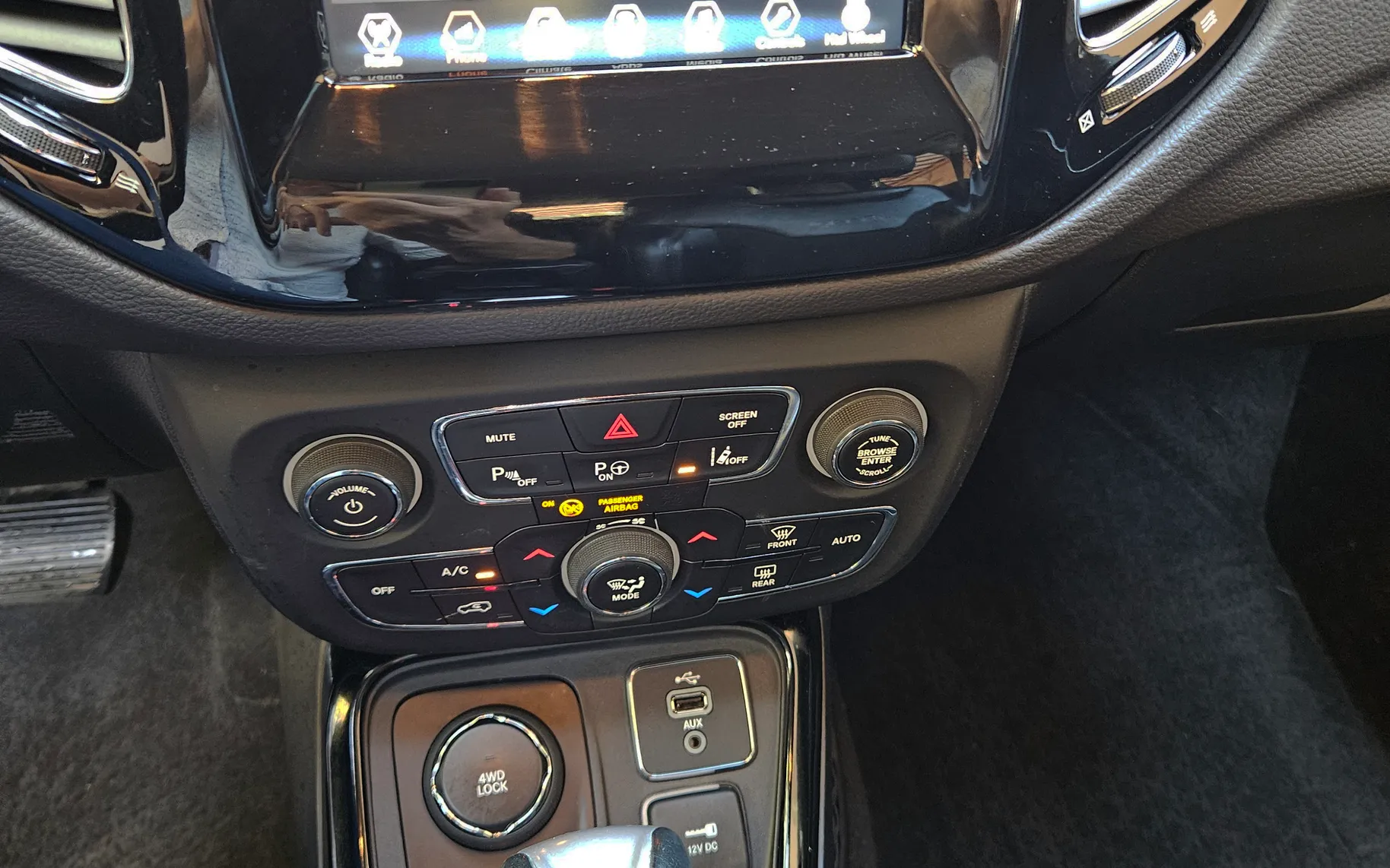 Notranja slika - Jeep Compass - AWD 1,4T Multiair Limited Avt. - 11