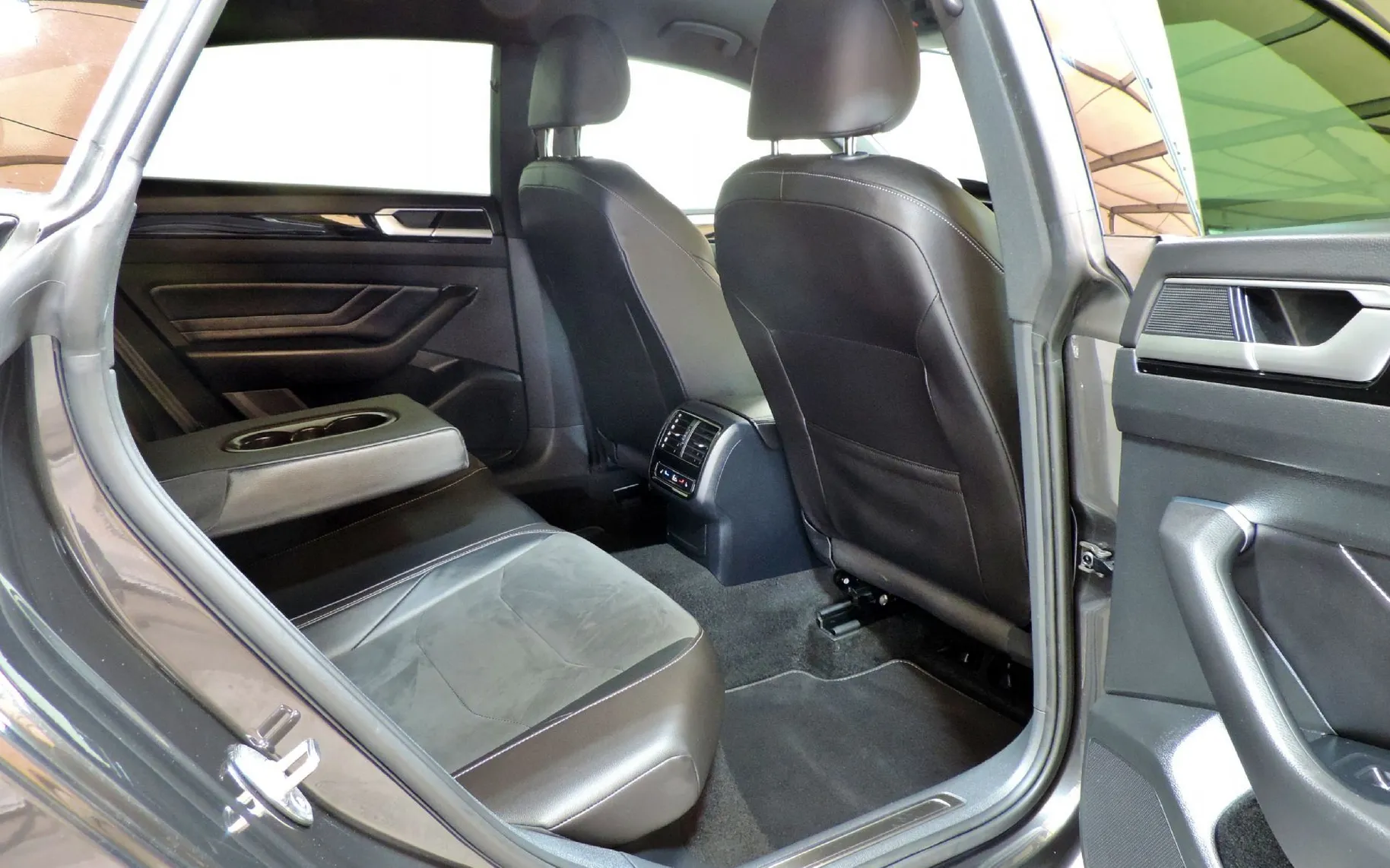 Zunanja slika - VW Arteon - 1.4 TSI eHybrid avt.160kW R-Line PRIKLJUČNI HYBRID - 12