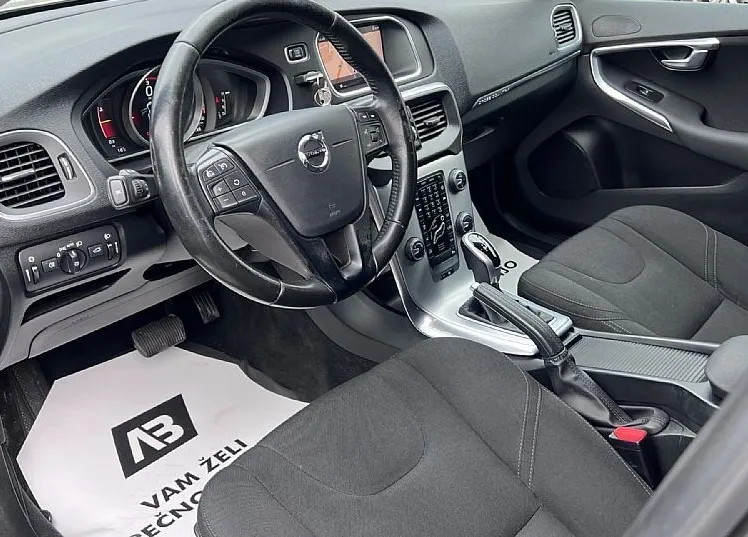 Zunanja slika - Volvo V40 Cross Country - 2.0TD+NAV+VIRTUAL+PDC+ALU - 10