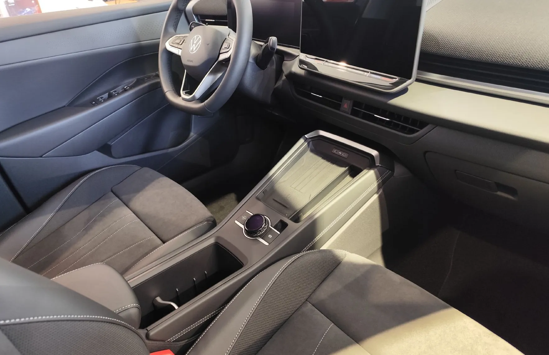 Zunanja slika - Volkswagen T-Roc - 1.5 eTSI Style DSG 85  115 - 6
