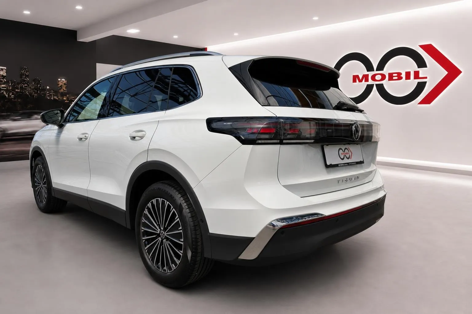Notranja slika - Volkswagen Tiguan - 2.0 TDI Elegance DSG - LED Plus.alcantara.kamera.. - 7
