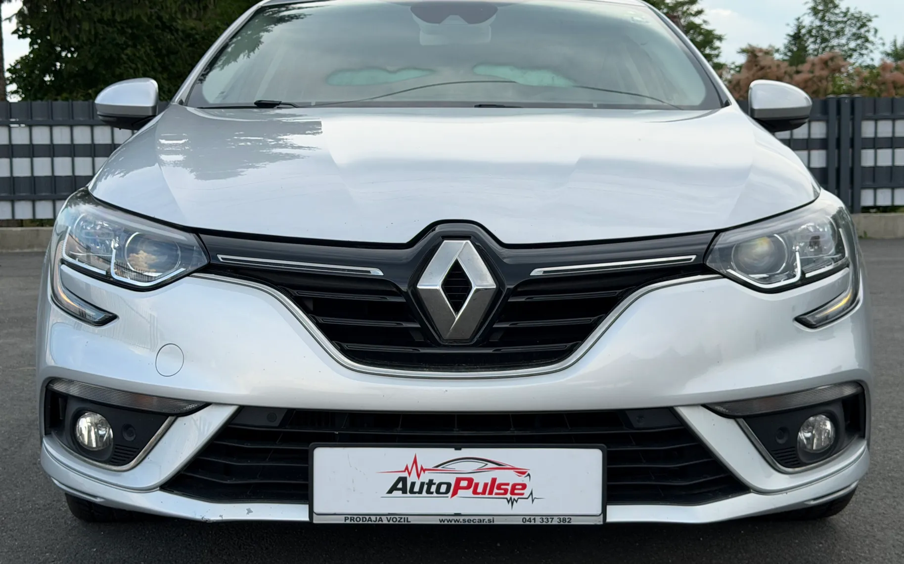 Zunanja slika - Renault Megane - Mégane Mégane Berline dCi 110 Energy Bose EDC - 2