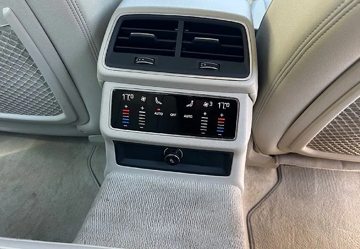 Zunanja slika - Audi A7 - 40 TDI quattro S tronic mHEW 204K 1.25 - 12