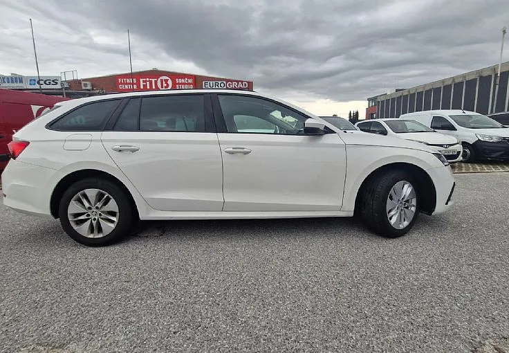 Zunanja slika - Škoda Octavia - Combi 2.0 TDI Ambition DSG - 2
