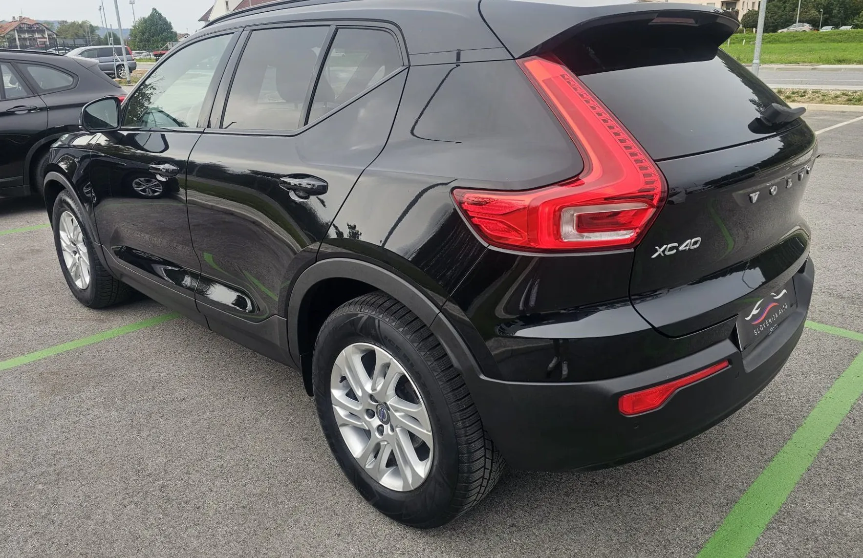 Zunanja slika - Volvo XC40 - T3 Black edition|FULED|ALU18|alcantara|navi|AC|HarmanCardon - 23