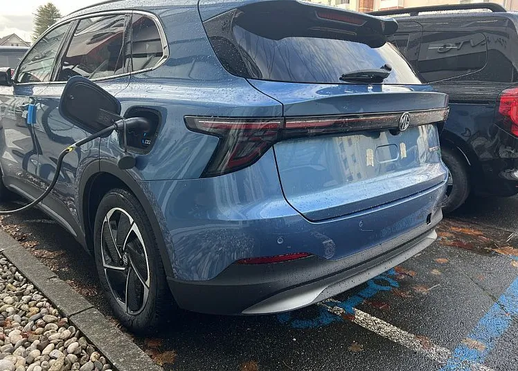 Zunanja slika - MG MGS5 EV - Luxury 64kW 7 let tovarniške garancije NA ZALOGI - 4