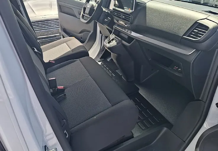 Zunanja slika - Opel Zafira - vivaro 2.2 diesel avtomatik - 9 SEDEŽEV - 6