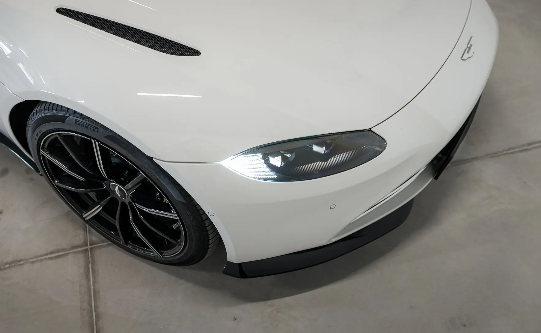 Zunanja slika - Aston Martin Vantage - Roadster Boris - 10