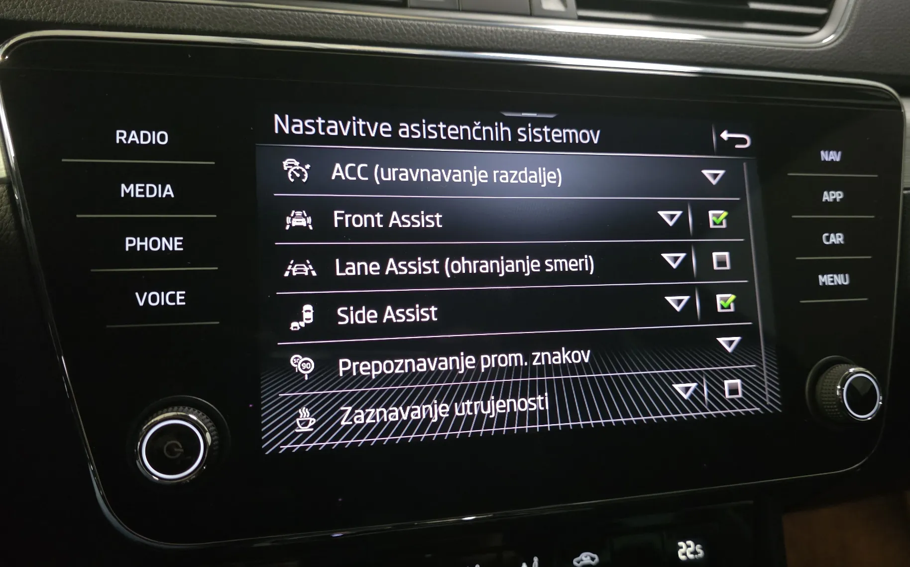 Zunanja slika - Škoda Superb - Combi 2,0 TDI DSG - 12