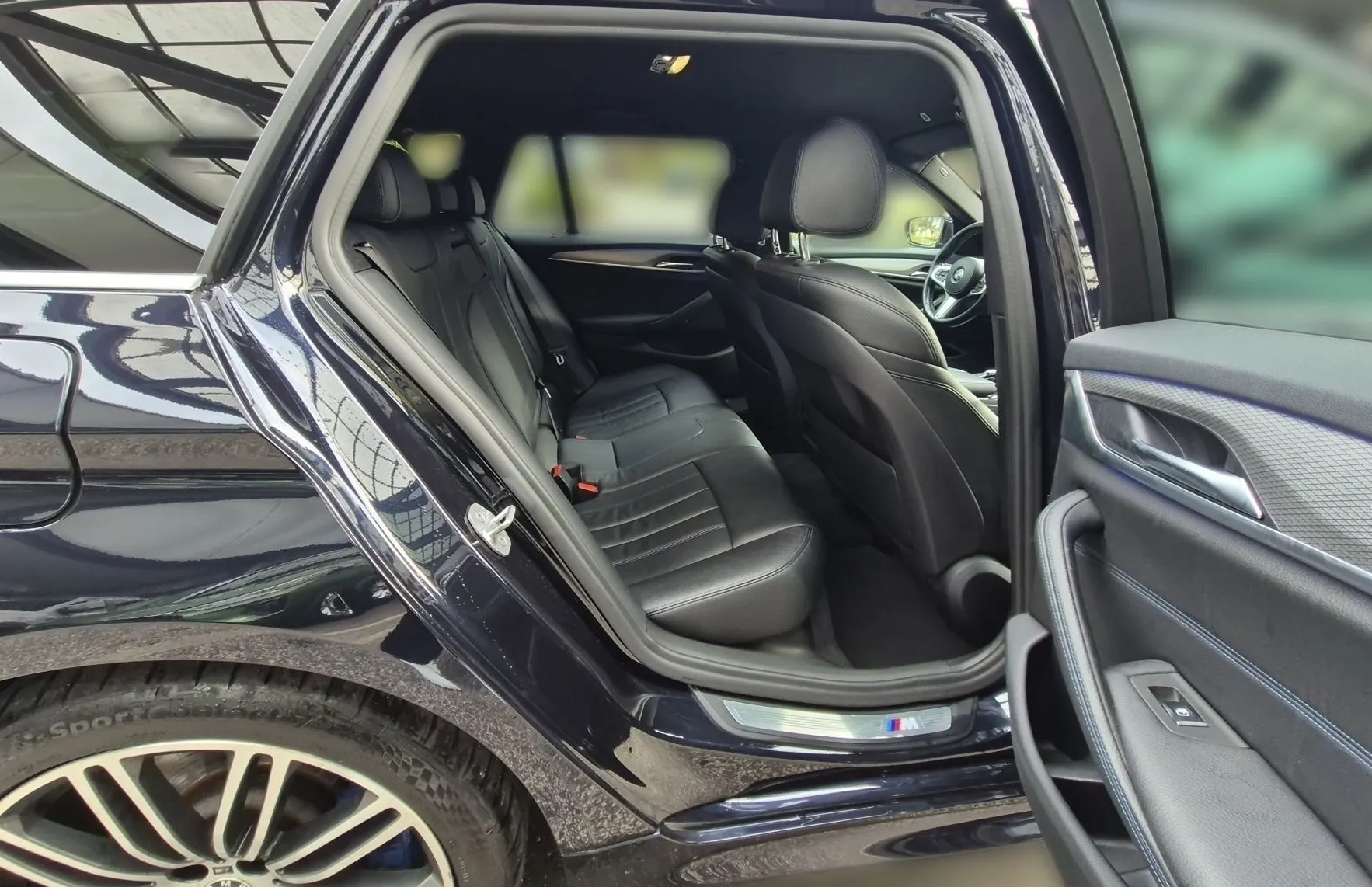 Zunanja slika - BMW Serija 5 - Touring: M-Optic 530d xDrive AUT-LED-RADAR-360KAM-VK-NAV - 17