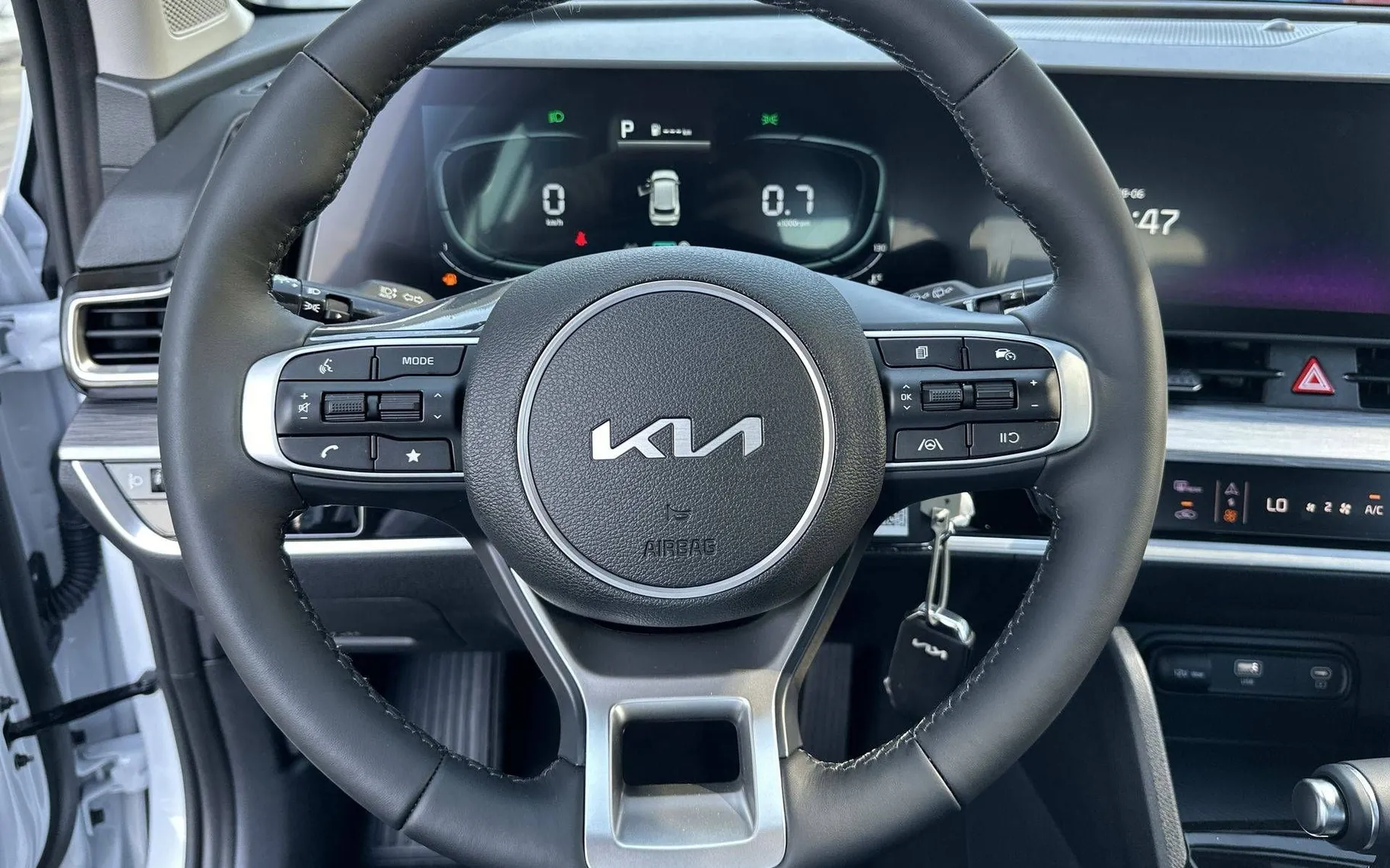 Notranja slika - KIA Sportage - 1.6 T-GDi MHEV LX Fresh. DCT - 19
