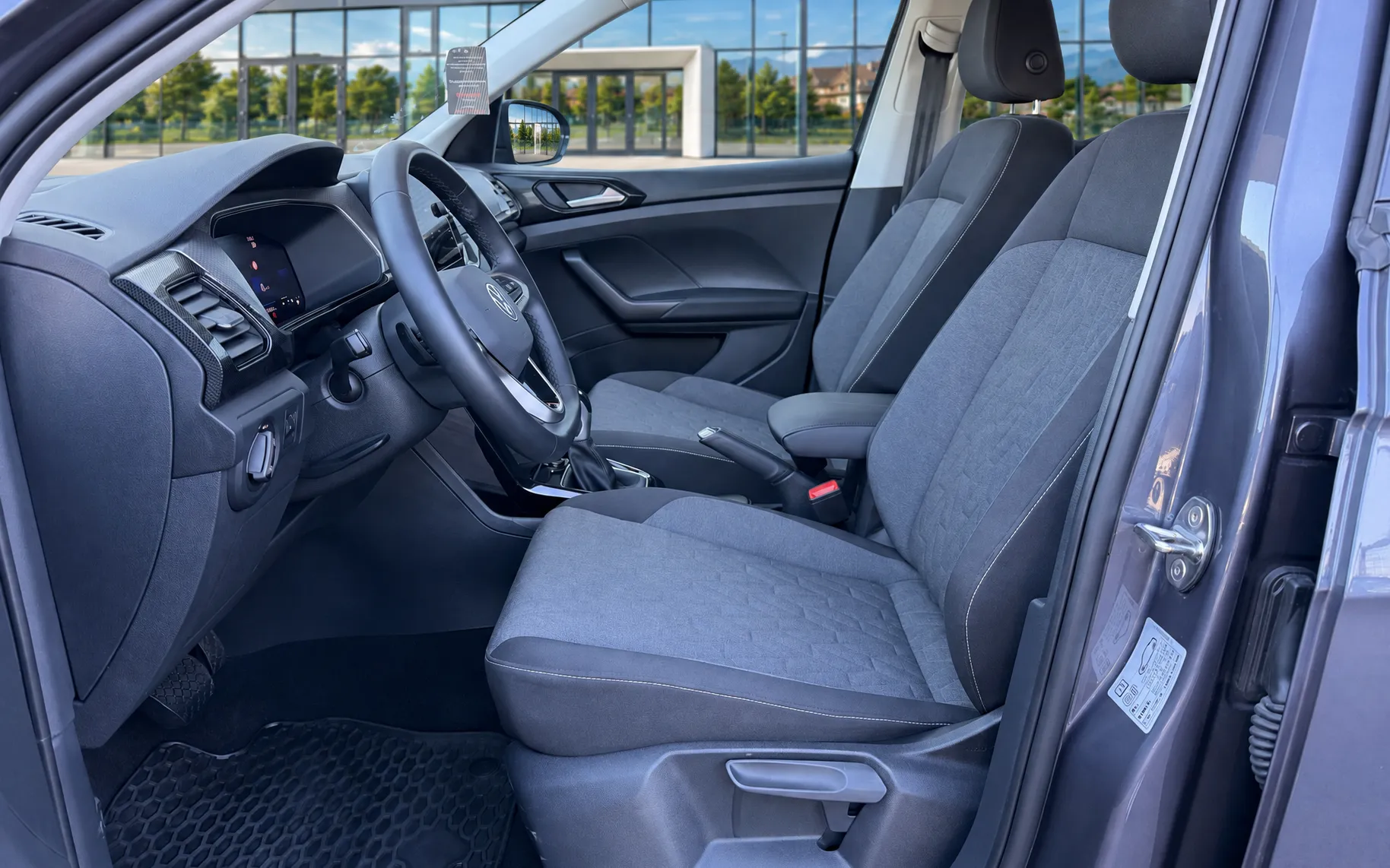 Notranja slika - Volkswagen T-Cross - 1.0 TSI BMT 4All DSG-SLO-ACC-Mrtvi kot-PDC-Kamera. - 7