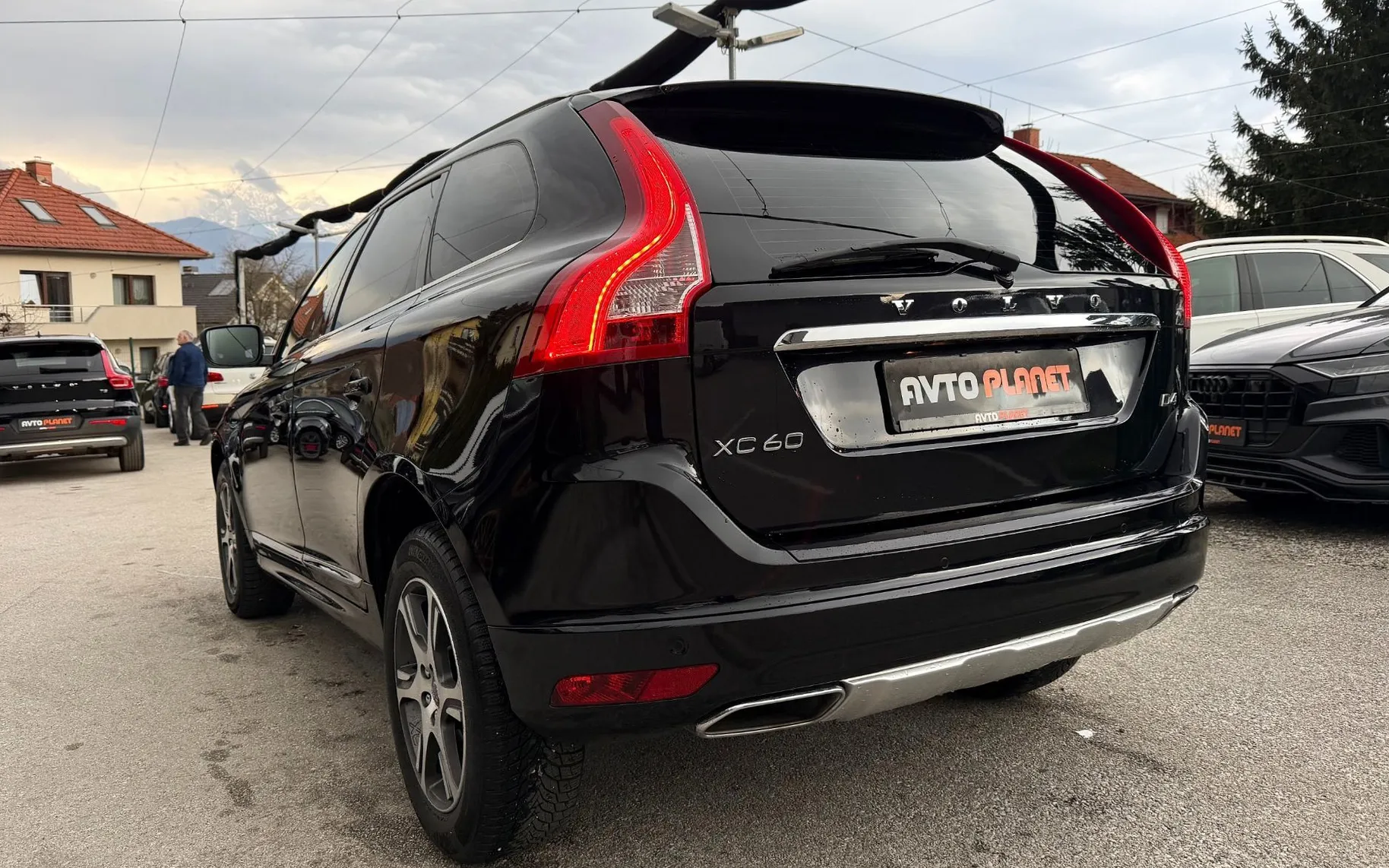 Zunanja slika - Volvo XC60 - D4 Summum AUT. LED XENON ACC NAVI BLS VIRTUAL - 3