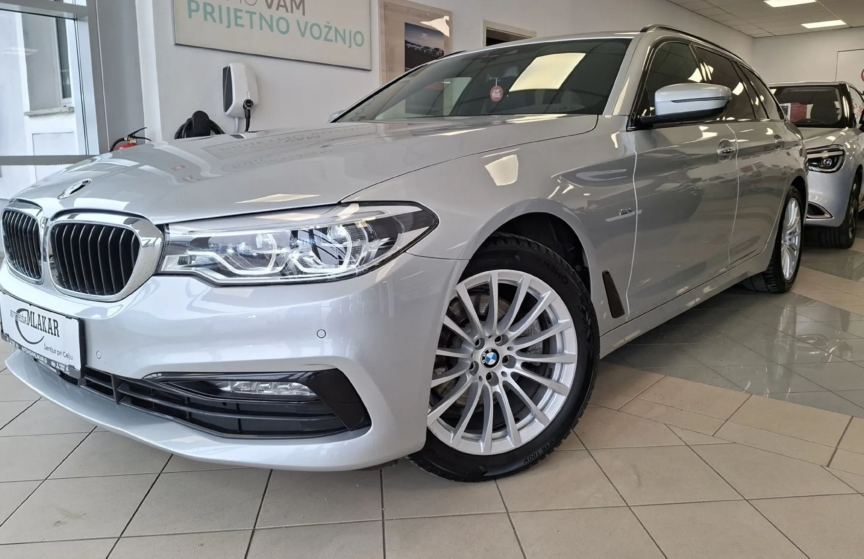 Zunanja slika - BMW Serija 5 - Touring: 520d x Drive aut.SPORT LINE-LED-NAVI-PANORAMA- - 2