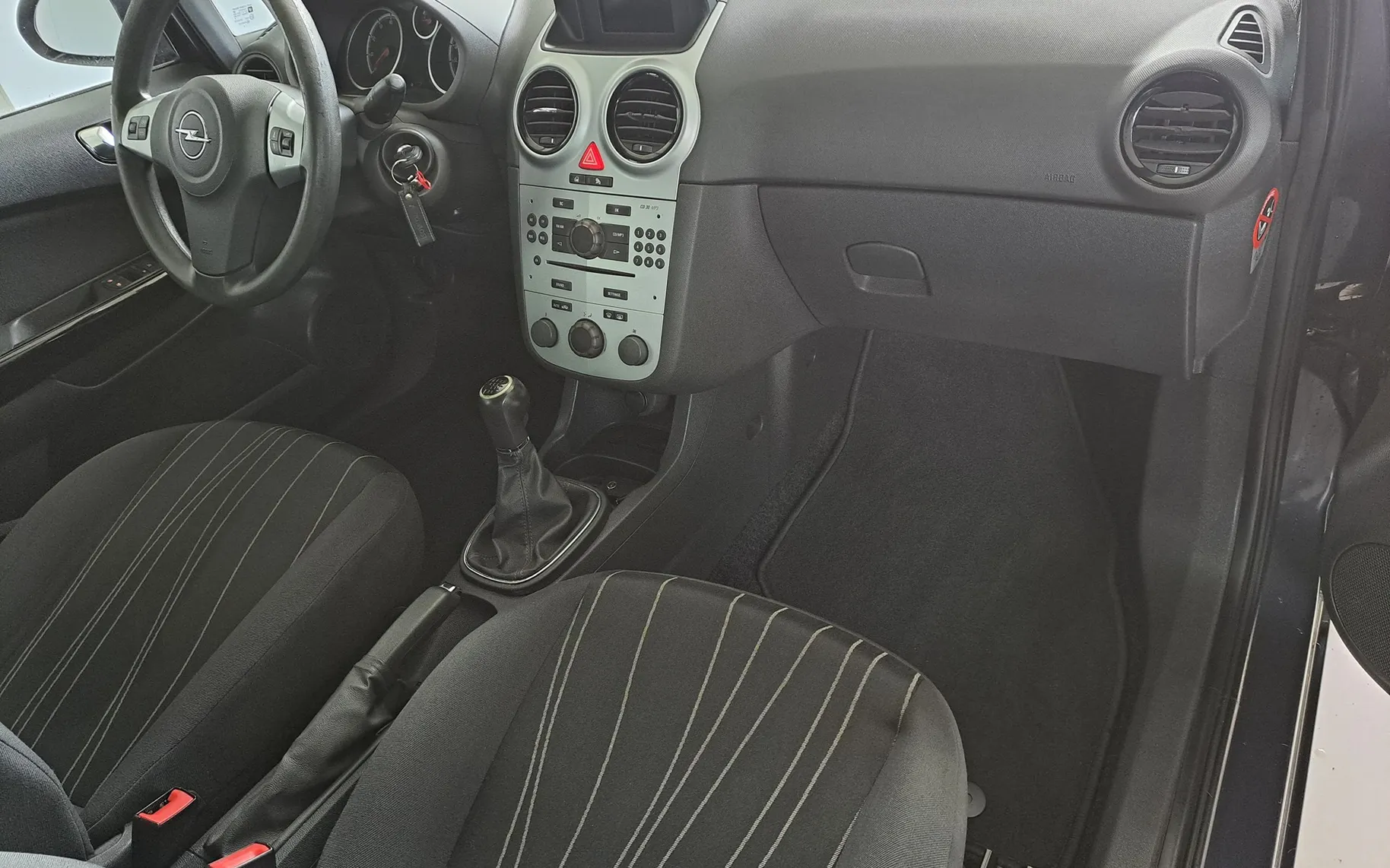 Zunanja slika - Opel Corsa - 1.2-SLOV.POREKLO-1 LETO GARANCIJE-KOT NOVA-5 VRAT - 6