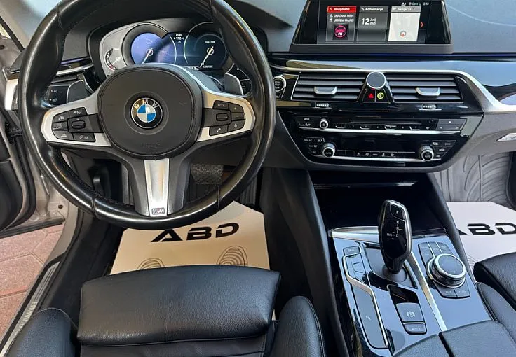 Zunanja slika - BMW Serija 5 - Touring: 530d Xdrive individual Led radar memory kamera - 9
