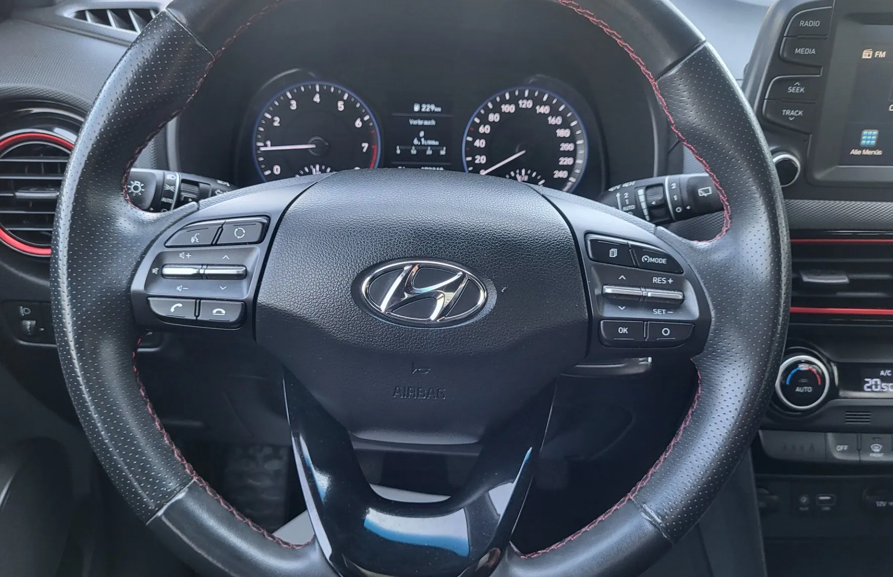 Zunanja slika - Hyundai Kona - 1.0 T-GDI 120 Style slo-1 last-servisiran.acc.pdc. - 10