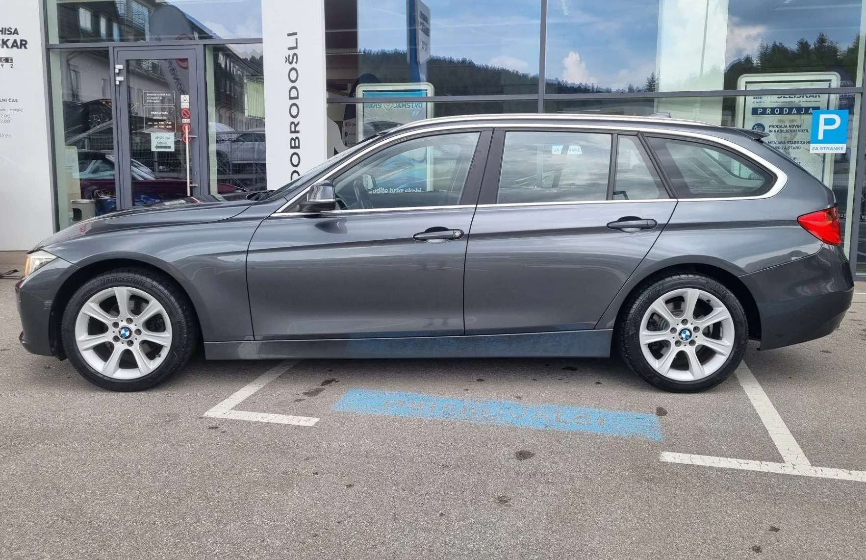 Zunanja slika - BMW Serija 3 - Touring: 318d AVTOMATIK-NAVI-TEMP-PDC... + LEPO OHRANJEN - 4
