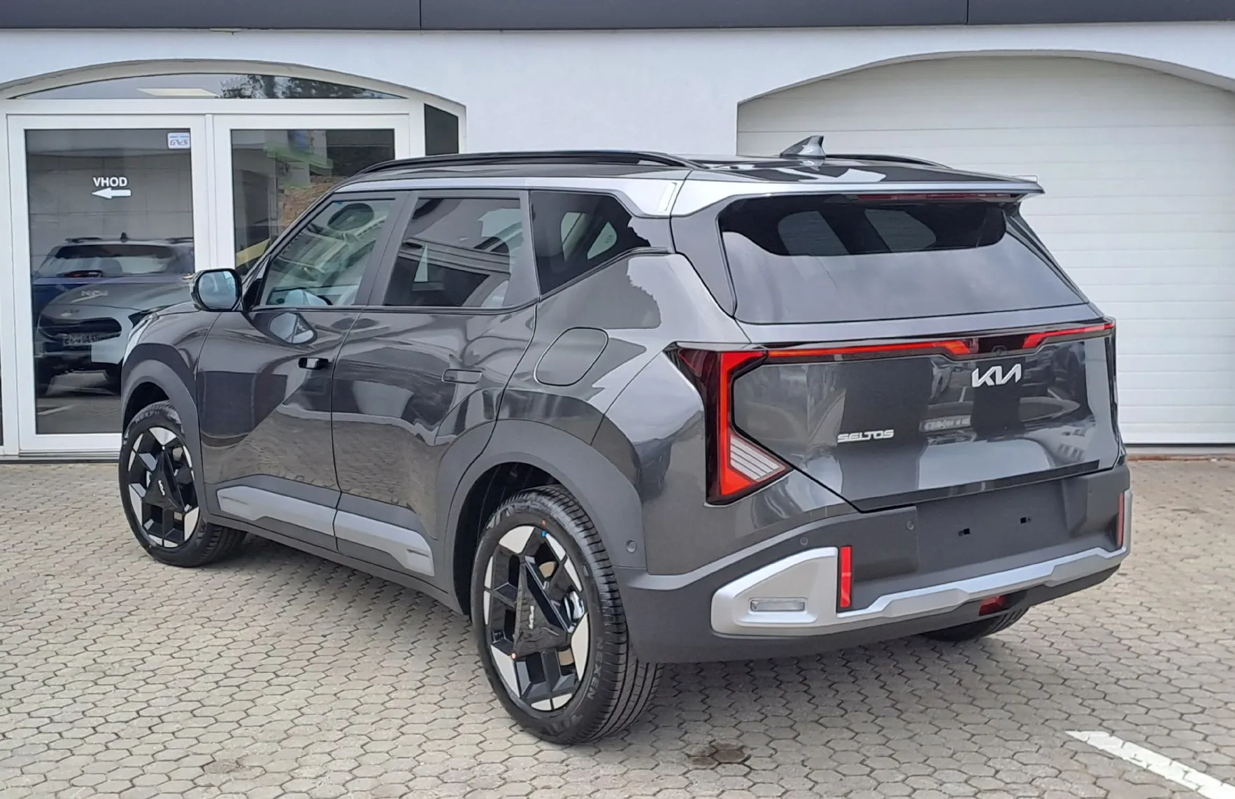 Zunanja slika - KIA Seltos - 1.6 T-GDi EX STYLE DCT 2WD - 3