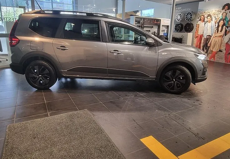 Zunanja slika - Dacia Jogger - Expression 1.0 TCe110 +paket Varnost + My Revision - 4
